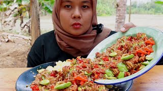 SEDIKIT NASI JAGUNG IKAN TERI PEDAS MEMANG BIKIN LAHAP MAKAN