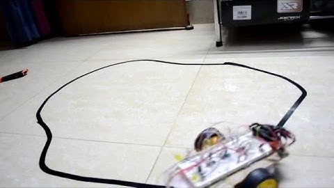 Line Follower Robot from Logic Gates!