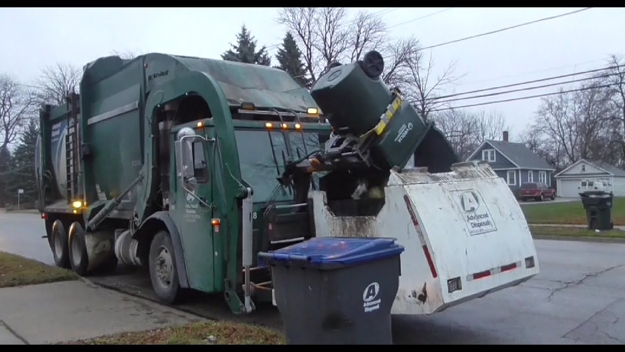 Advanced Disposal 202538 Mack LEU McNeilus Curotto Can Garbage truck