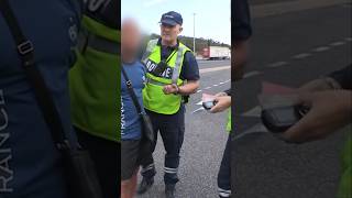 Il En Faut Plus Pour Tromper La Douane