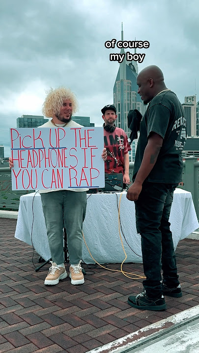 Energy on a TRILLION FAFILLION 🔋#pickuptheheadphones #streetperformer #freestyle ​⁠@thederekminor