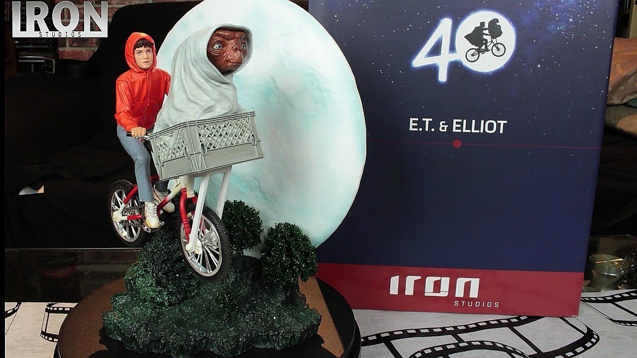 Iron Studios E.T. the Extra-Terrestrial Deluxe Scale Statue 1/10 E.T. & Elliot 27 cm- Living room