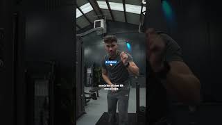 Zo bouw je aan die brede rug💪🏽 #backday #backworkout #lats #upperbackworkout #gym #fitnesstips