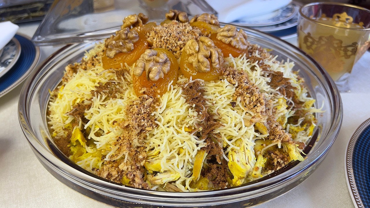 $ السفة المدفونة بالدجاج بطريقة الطباخات المحترفات 👨‍🍳/ من اطباق الضيافة المغربية seffa medfouna $