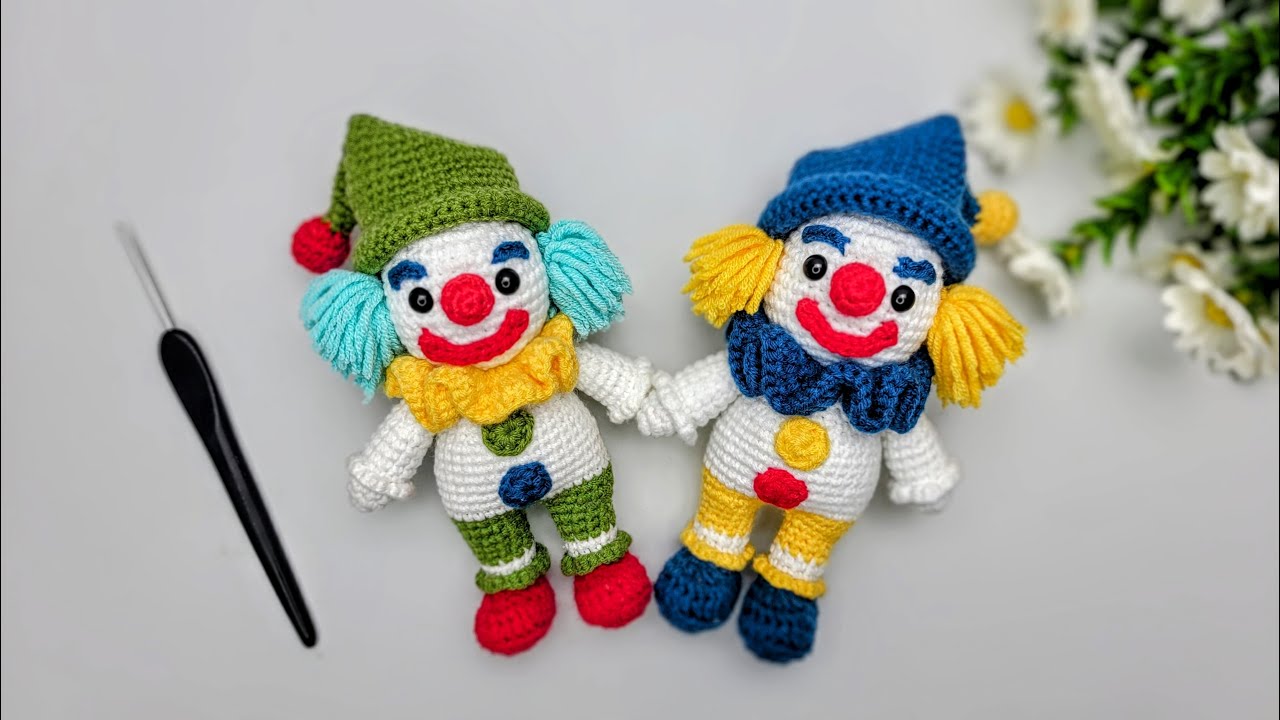 Смешной клоун амигуруми – простой мастер-класс по вязанию для начинающих