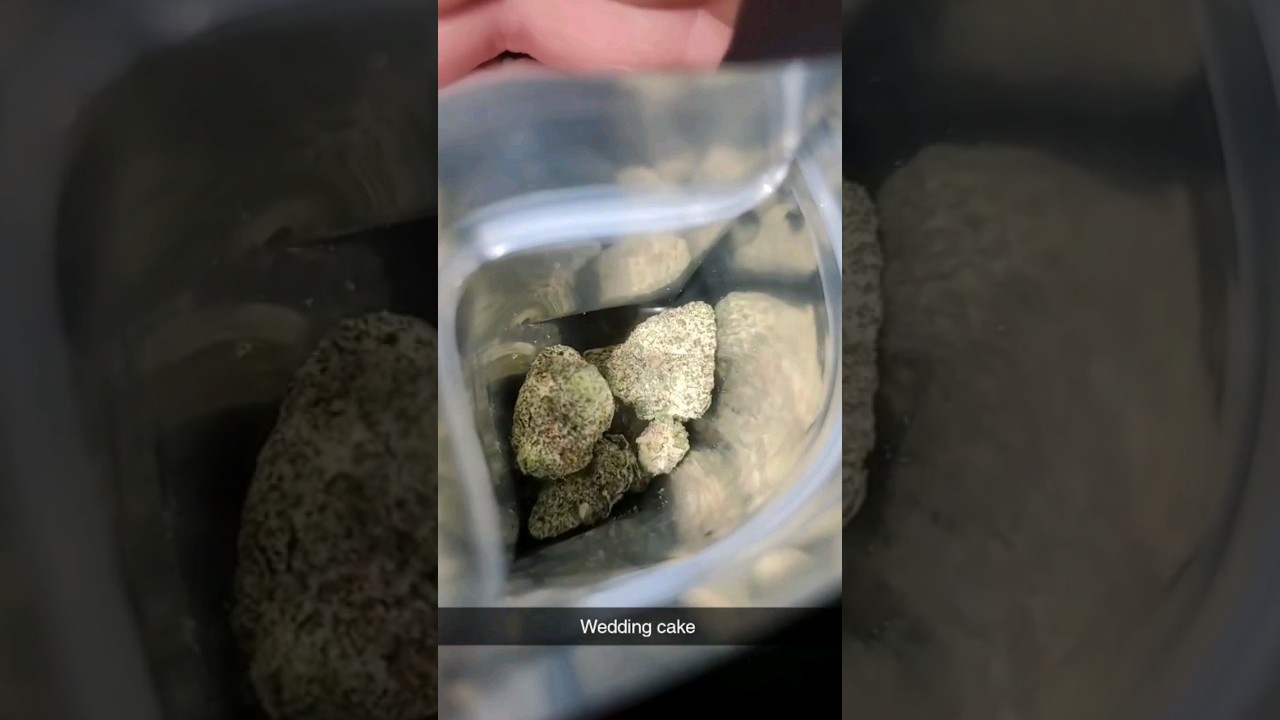 Wedding Cake (coffeeshop easytimes)