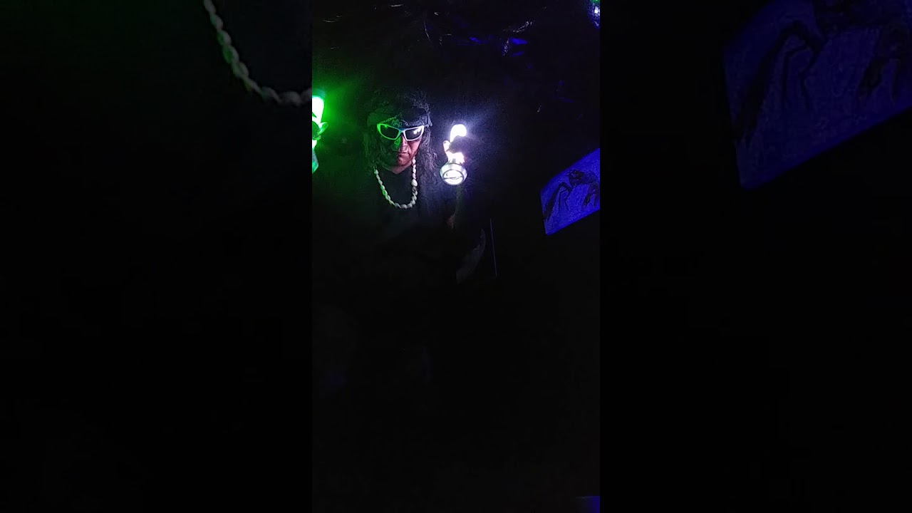 Indio amazonico univerzal. Ritual dance