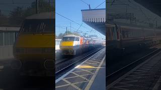LNER Intercity 225 Passing through Newark Northgate #train #railway #trainspotting