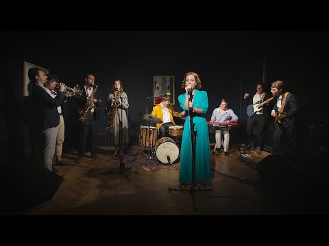 Agata Angilella - Look Around