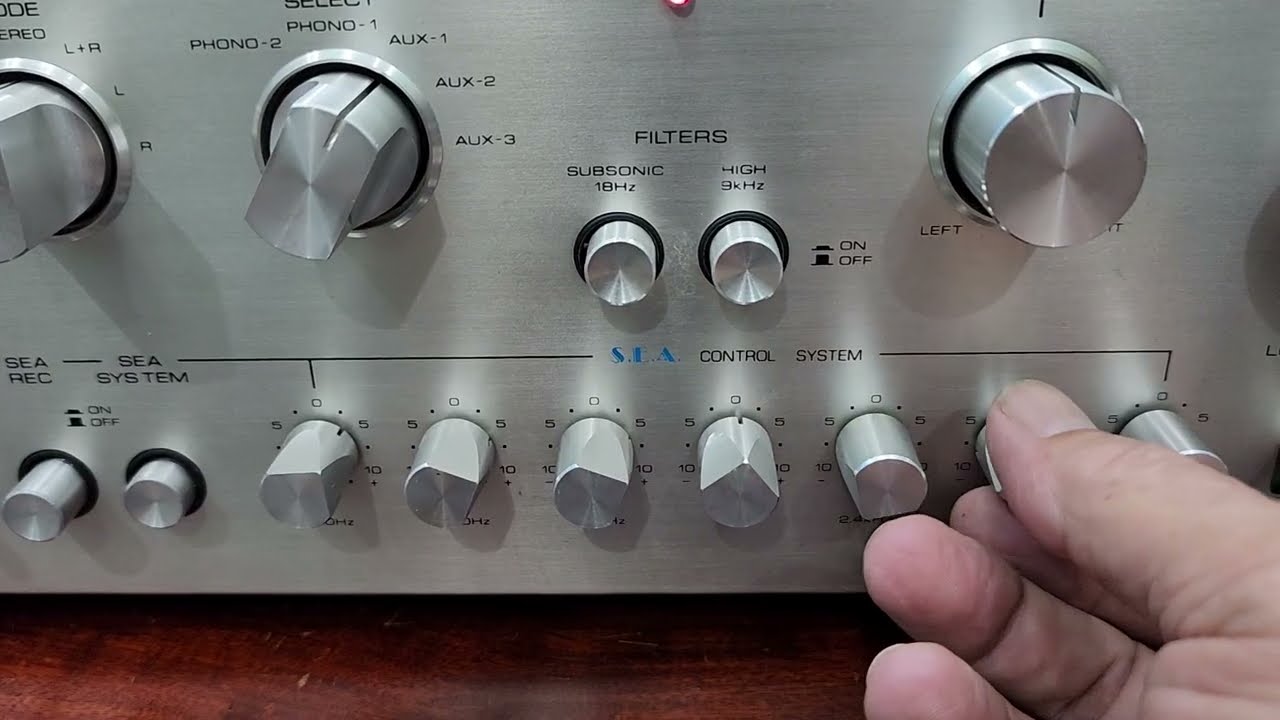 Đã bán.. Amply Victor JA S9 - 135W 4 sò sắt, tích hợp EQ 7 cần