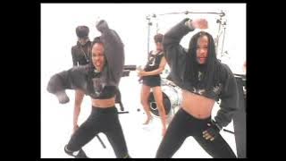 MC Hammer Pumps And A Bump
