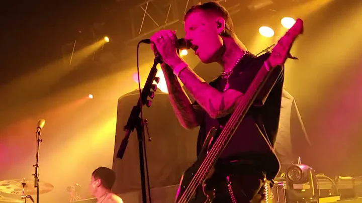 Crown the Empire - Memories of a Broken Heart - Live Starland