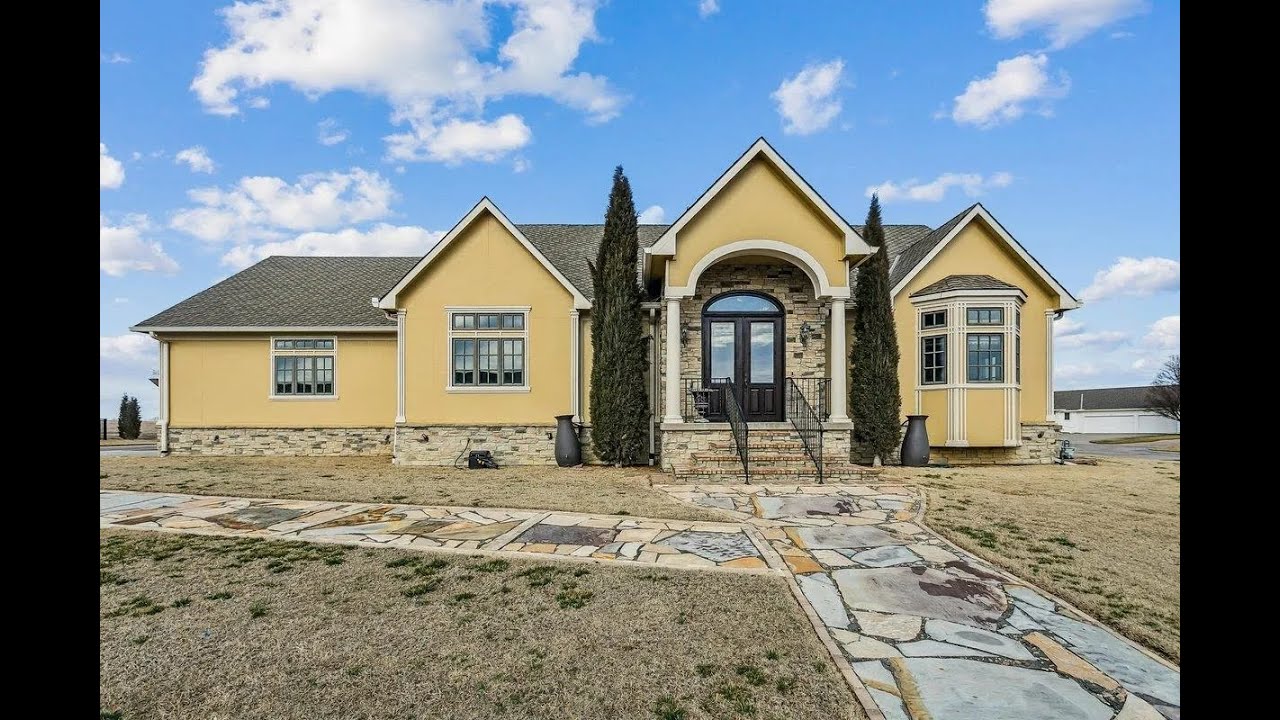 NEW LISTING: 6906 E Summerside Ct Bel Aire KS 67226