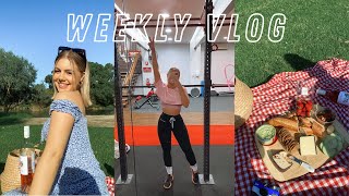 WEEKLY VLOG #4 Crying in my car, Workouts and a picnic date in the park