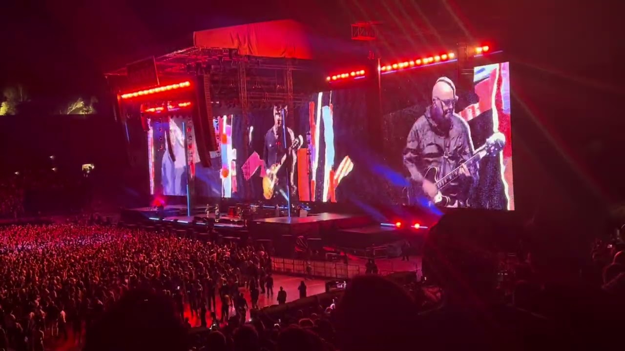 Oasis — Cigarettes & Alcohol @ Rose Bowl, Los Angeles, CA  (September 6, 2025) Night 1