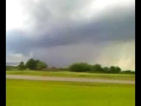 Approaching the wall cloud - part 1