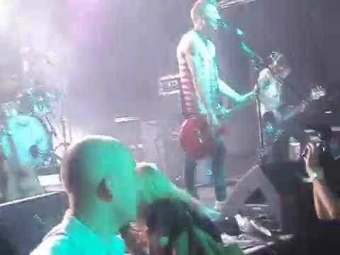 Группа «нервы» logo. Группа нервы надпись. Нервы надпись. Нервы муза. Песня группа нервы нечего терять.