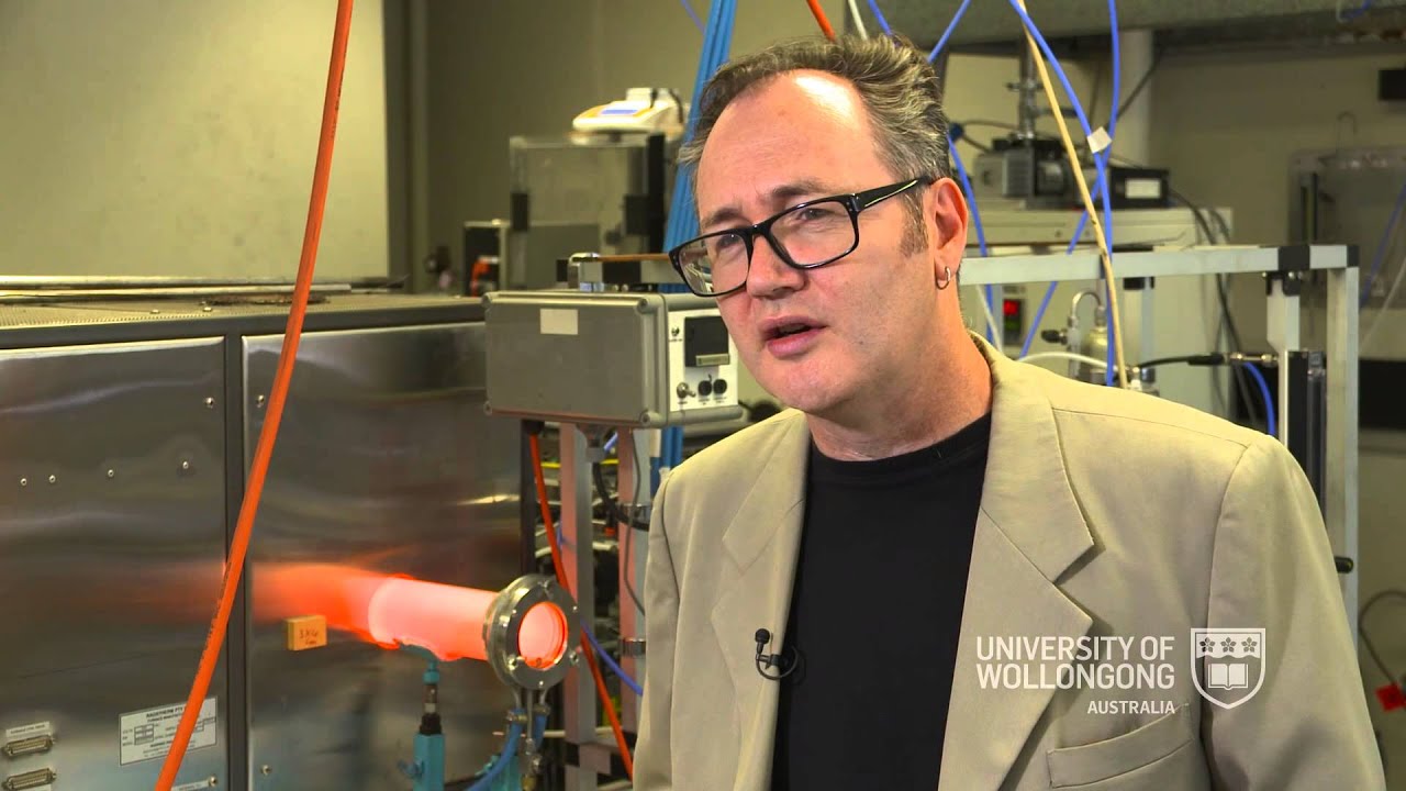 What opportunities are there to study and research in materials engineering at UOW?
