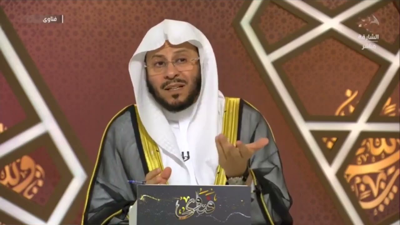 هل يأثم الأب إذا كان ينصح أولاده وهم لا يستجيبون؟ | الشيخ عزيز بن فرحان