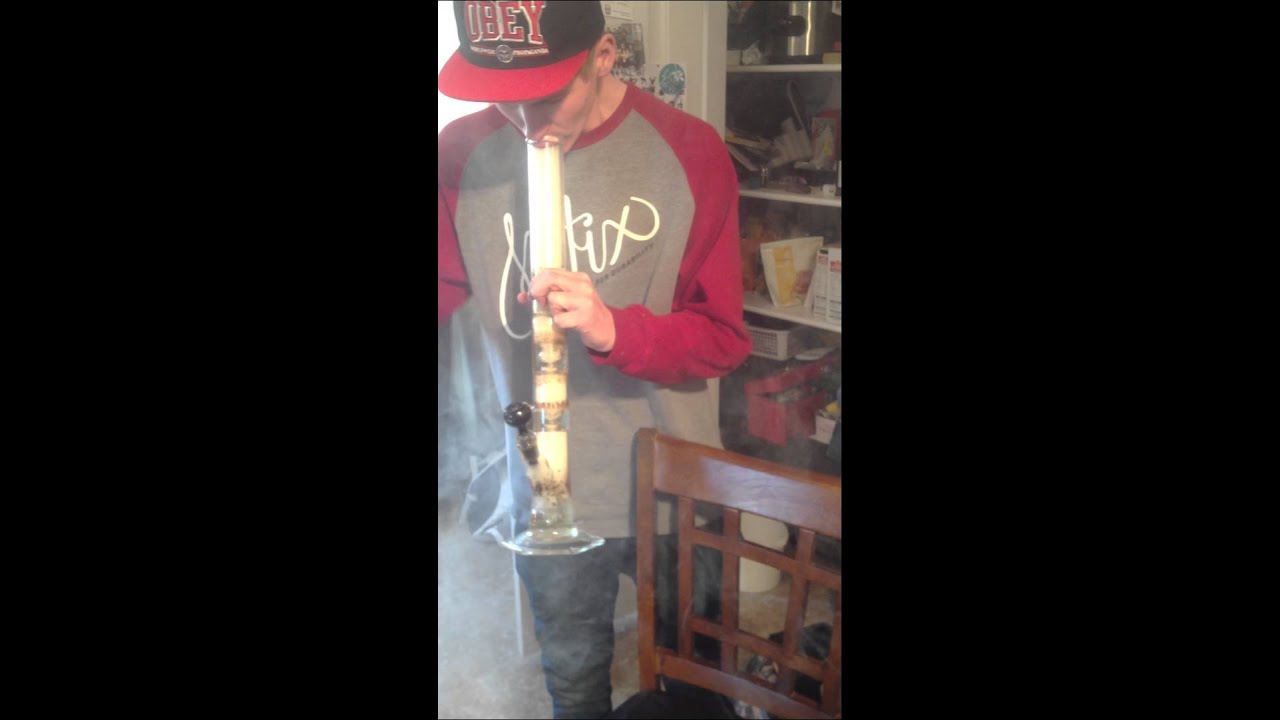 bong hoot off/ biggest bong hit on youtube