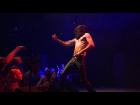 Championnat américain d'Air Guitar, l'art de jouer... sans guitare