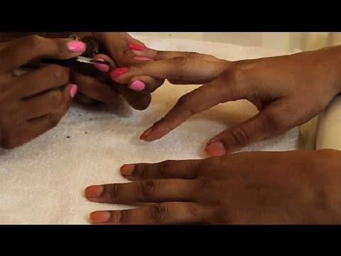 how-to-dry-3-layered-nail-polish-fast-:-manicure-tips