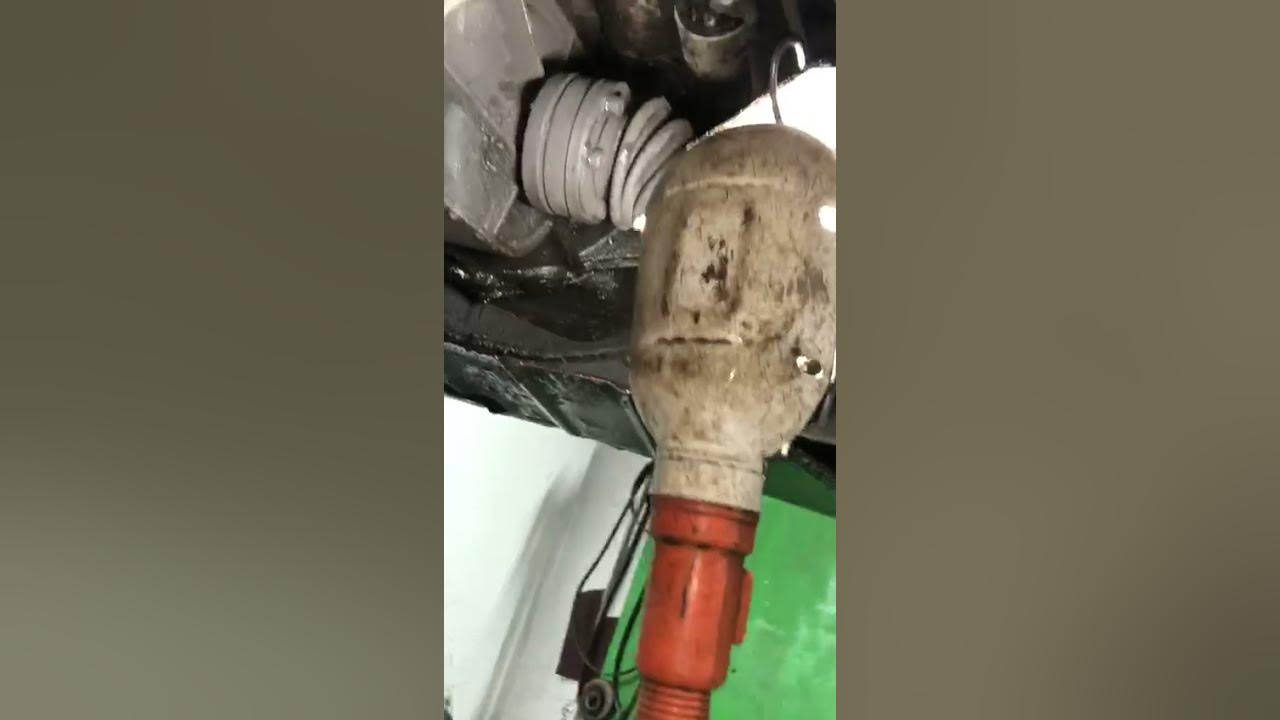 шкода рапид не крутит стартер причины