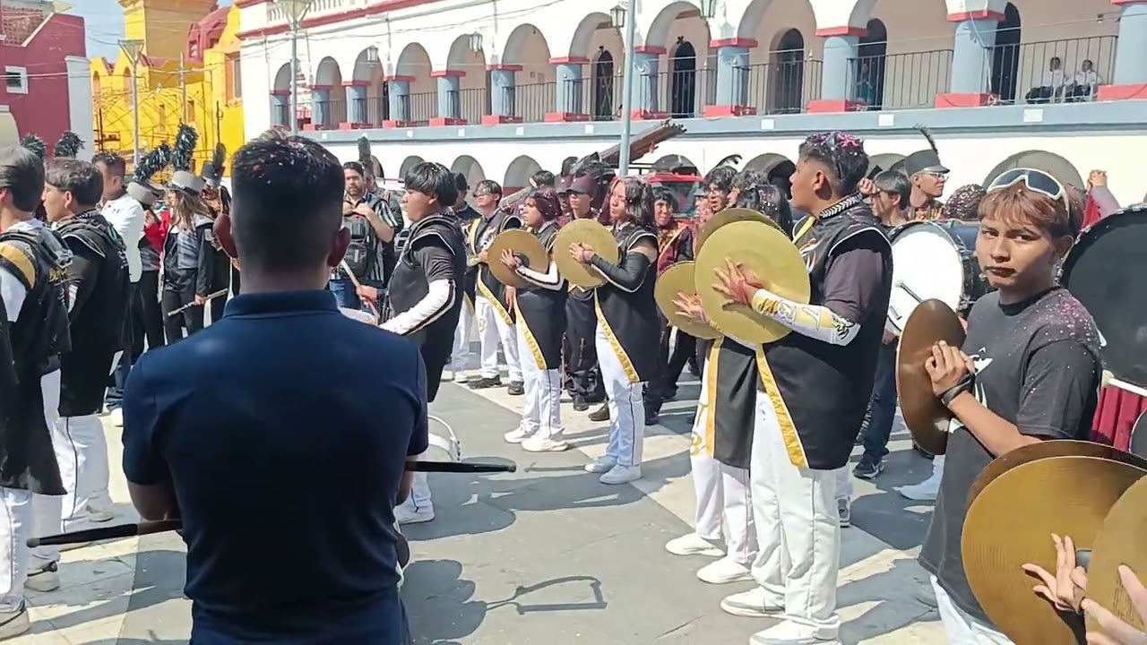 Reta Amistosa Tigres Blancos Marching Band & Dragones Latin y Marching Band.