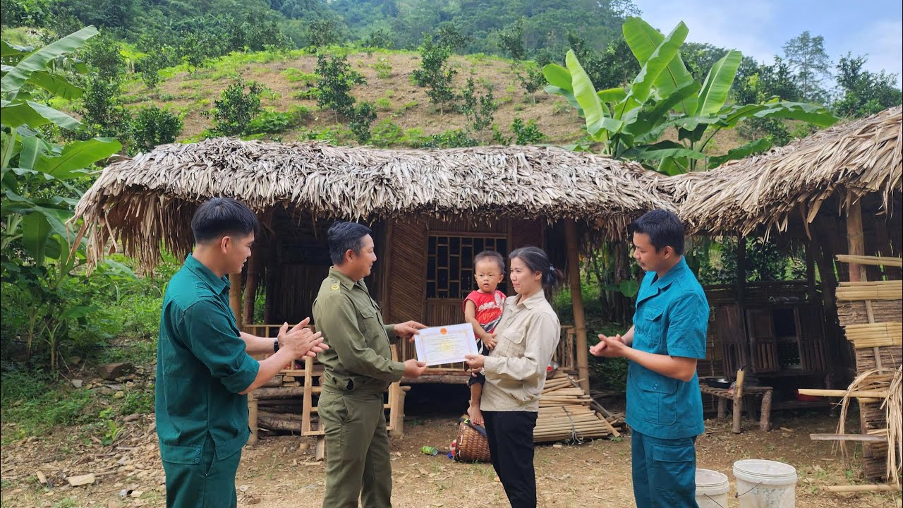 Удивительная мать-одиночка усыновила мальчика, брошенного родителями в штормовую погоду