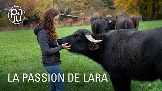 Lara, 20 ans, élève des bufflonnes et fabrique de la mozzarella