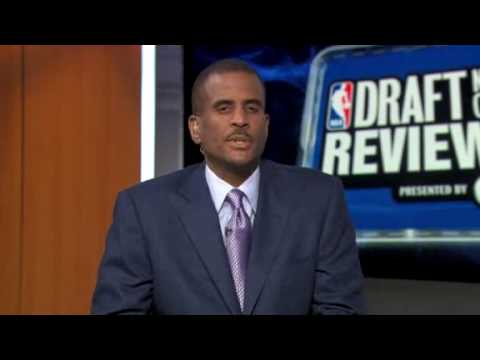 The NBATV studio are reviewing who the Boston Celtics have acquired to their team. His name is Lester Hudson and he is a point guard. Seeing his highlights from the video, he can be a solid player if he is dedicated to the team. He was picked 58 in round two.