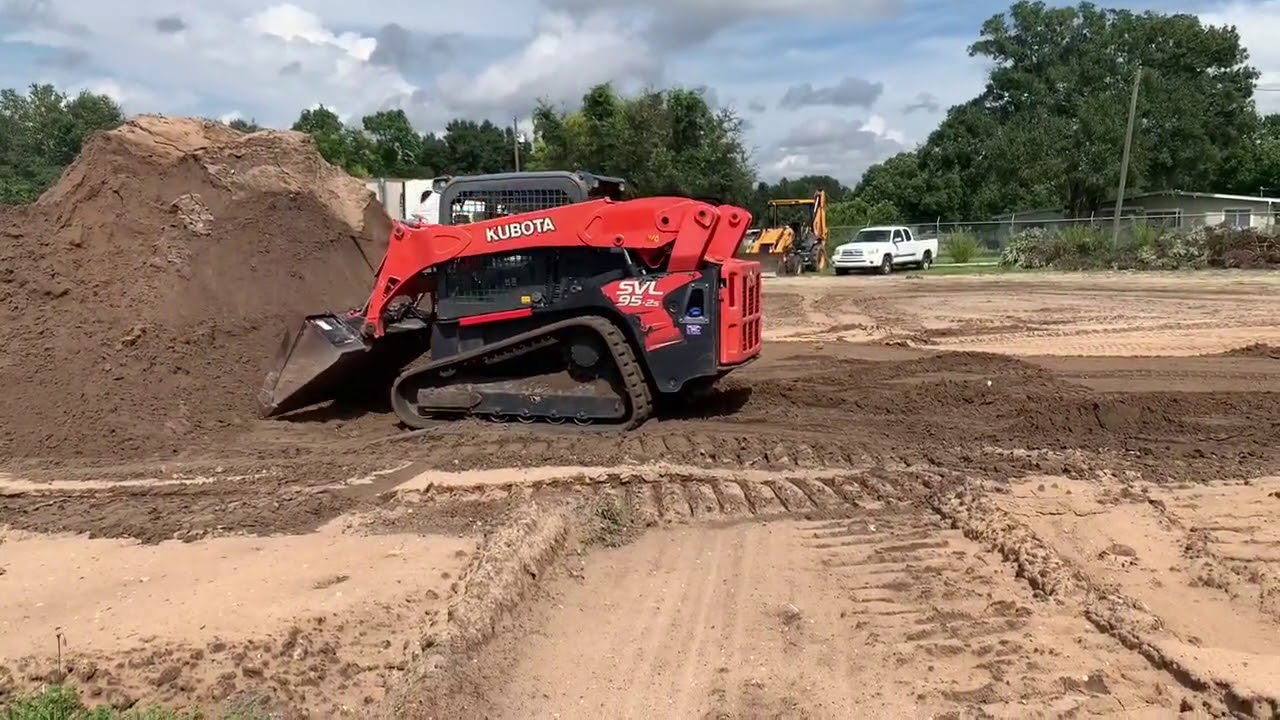Kubota SVL95 2S - YouTube