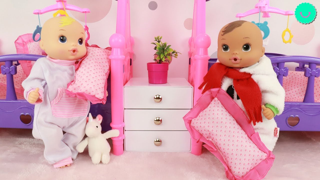 Mickey y Minnie Baby Alive Juegan a las Almohadas en BB Juguetes -