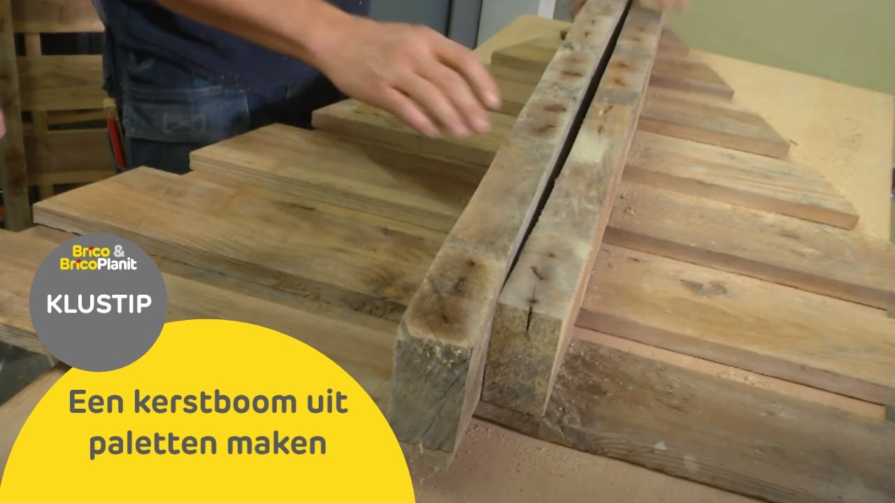 Een kerstboom uit paletten maken