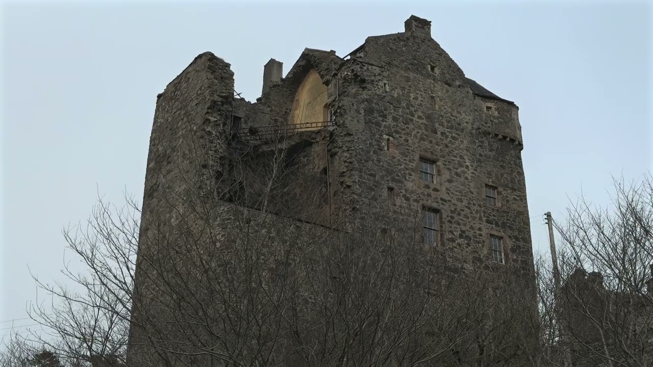 Exploring Neidpath Castle & Train Tunnel: Scenic Walk Along River Tweed to an Abandoned WW2 Tunnel
