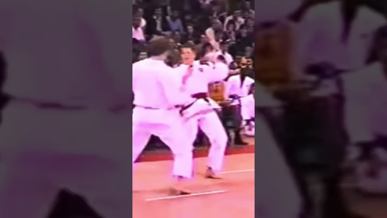 What a combination😱 #karate #wkf #mma #budo #ippon #jka #kugb #ufc #kumite #jkakarate #cobrakai