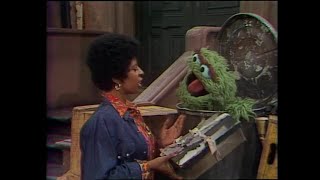 0729  Oscar Gives Susan A Present 