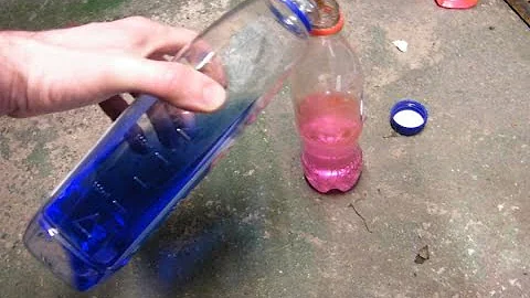 Can you mix pink and blue windshield washer fluid?