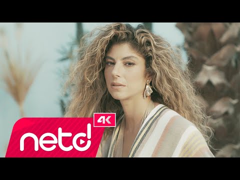 Esra Üçcan - C’est Beau