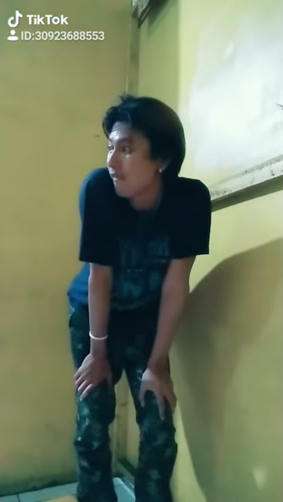 Bisane mung nyawang. Tik tok