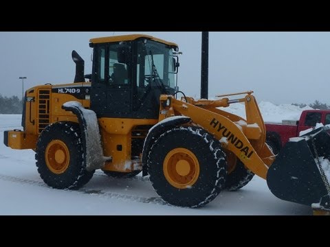 hyundai-740-9-wheel-loader-in-cab-features