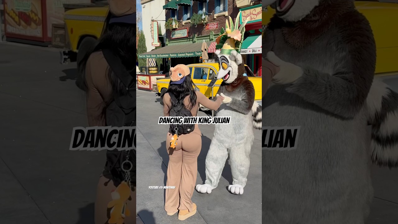 King Julian is so much fun #viralshort #foryou #universalstudioshollywood