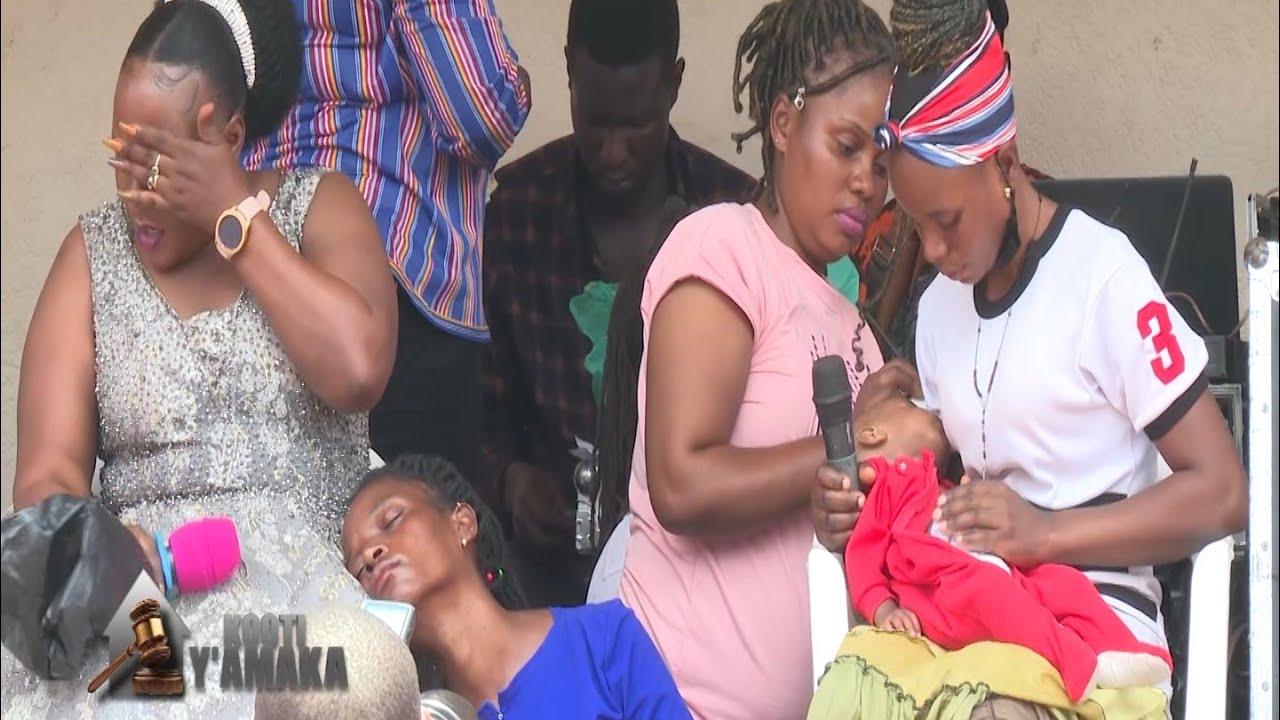 Ebyenda By'omwana bifulumidde ku Stage, Mama emizimu gimukubye, Byanaku njeerere