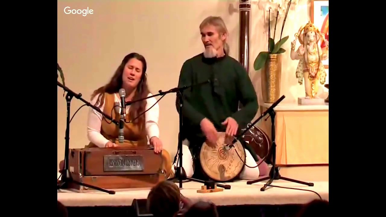 Tumi Bhaja Re Mana Mantra Chanting with Satyadevi and Bernardo