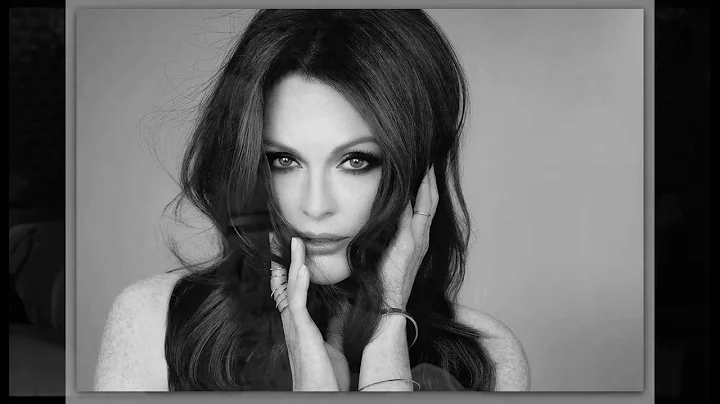 Julianne Moore - Wandering(Sasurai)