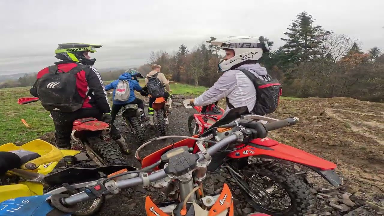 Podjazdy , potok , dobra zabawa 😁Hard Enduro 