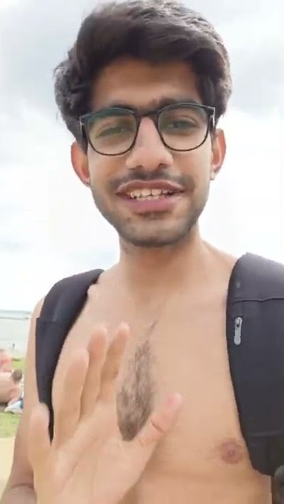 Girls in bikini first impression.