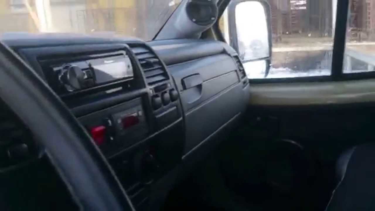 Голая в газели