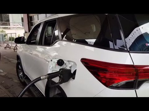 Video Đổ Đầy Bình FORTUNER 2.4G 2019 Máy Dầu Hết Bao Nhiêu... - youtube