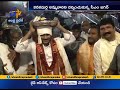 Watch: CM Jagan Offers Silk Robes To Goddess Durga At Indrakeeladri